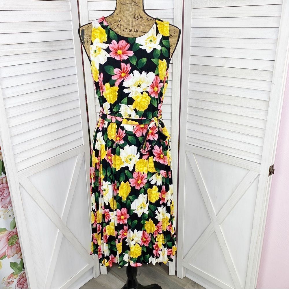 T Tahari Floral Print Accordion Pleat Belted‎ Dress Sleeveless Black Multi Small
